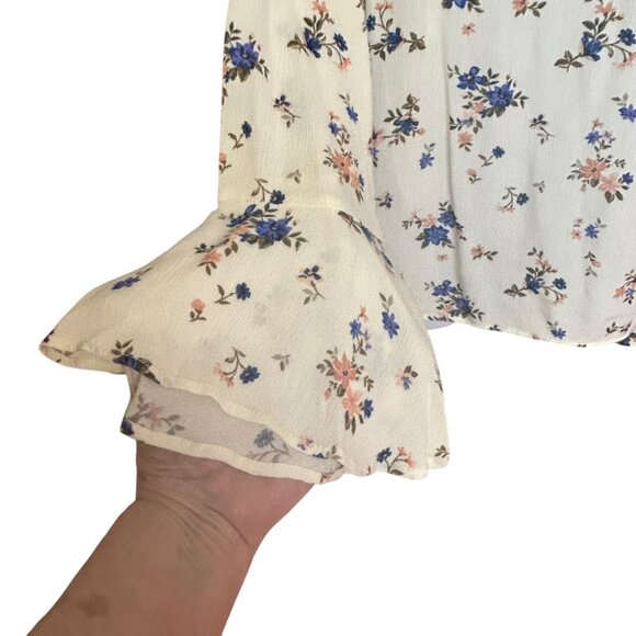 American Eagle Outfitters Bell Sleeve Keyhole Neck Feminine Blouse Size L - Picture 3 of 7